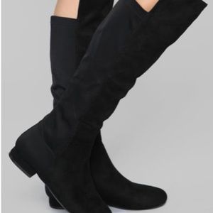 Black boots, Knee-high